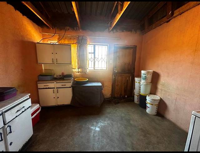 3 BEDROOM HOUSE FOR SALE IN HEBRON